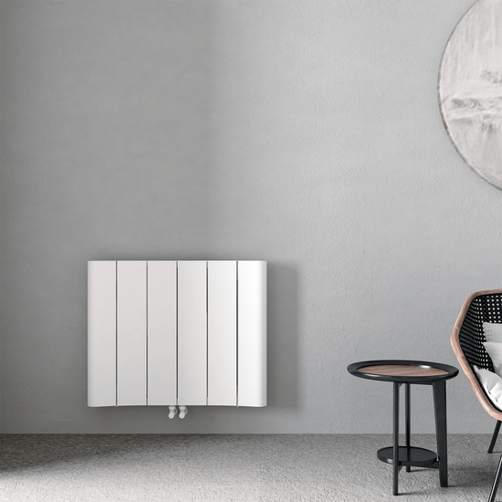 Radiateur vertical et radiateur horizontal dans un intérieur moderne pour un chauffage adapté à chaque espace