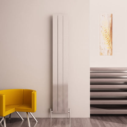 Carisa Monza Radiateur en Aluminium Vertical Design Moderne Anodisé Poli