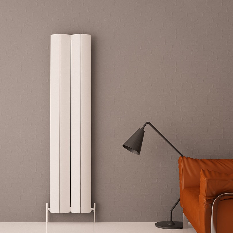 Alt Tag: Carisa Nixie Radiateur en Aluminium Vertical Design Moderne Blanc, radiateur vertical blanc design moderne pour salon